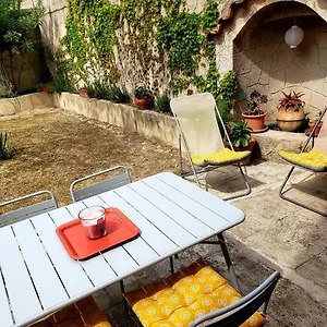 Appartement Au Coeur De Avec Jardin, Cassis